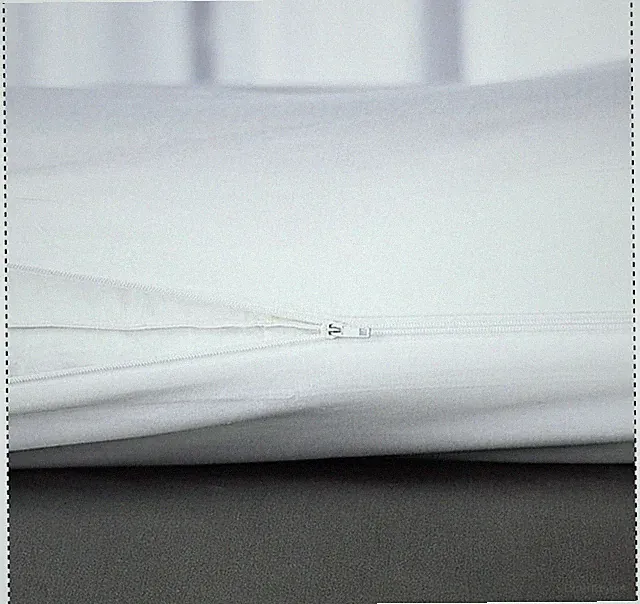 CUDDLEDOWN Cotton Featherbed Cover with Zipper Closure Queen 64”x 85”