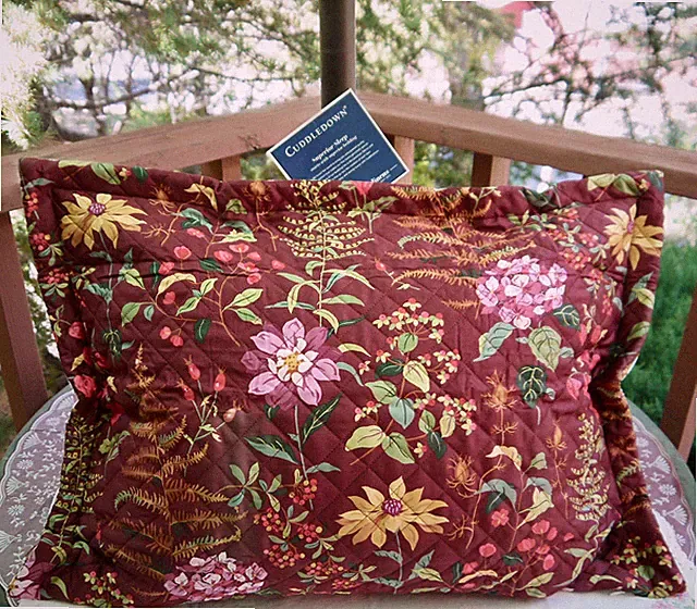 Cuddledown Sateen 400TC Standard TERRACE GARDEN Quilted Sham 🌿Reversible