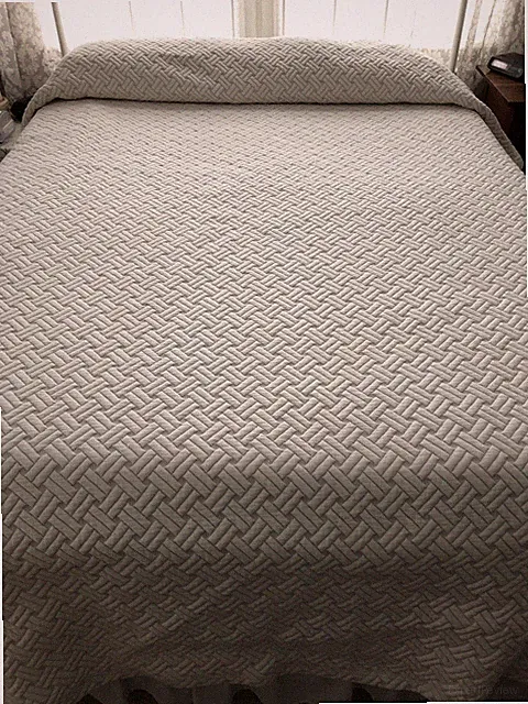 Cuddledown White and Blue 100% Cotton Basketweave Matelesse Bedspread, Queen